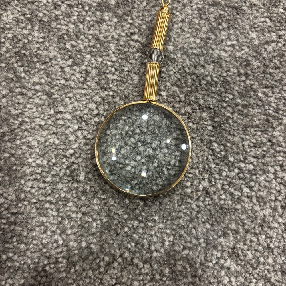 Elegant Gold and Silver magnifying glass Pendant Necklace - Picture 2 of 3